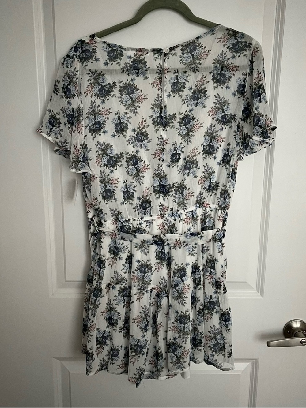 NEW Altar’d State Floral Romper Size Large NWT - Picture 6 of 6